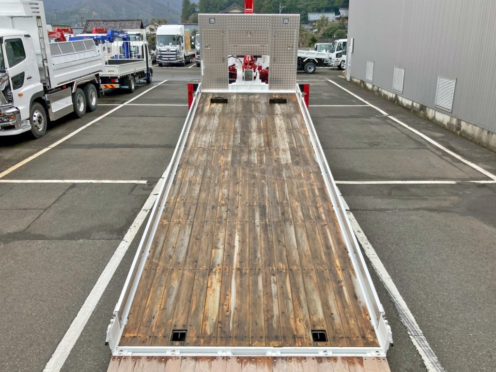 床は板張りです。|日野 プロフィア 2DG-FW1AHCの写真8