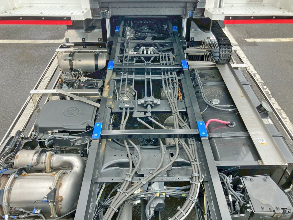 日野 プロフィア 2DG-FW1AHCの写真13