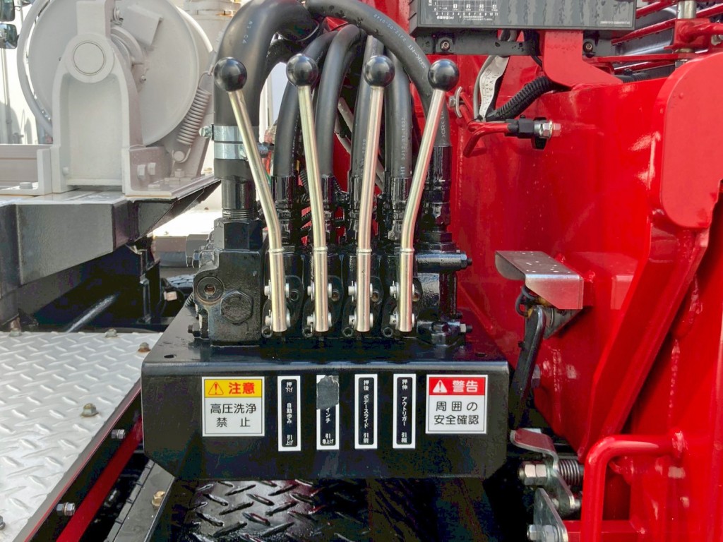 自動歩み・ウインチ・ボディースライド・アウトリガーの操作レバーです。|日野 プロフィア 2DG-FW1AHCの写真20