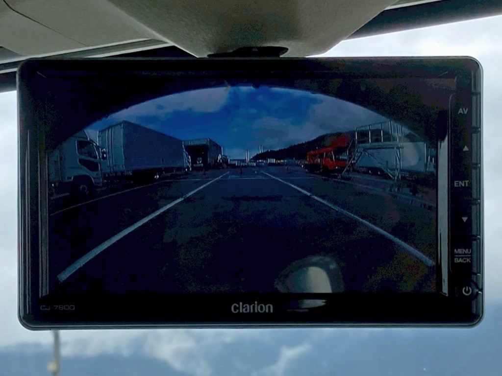 液晶バックモニター付きです。|日野 プロフィア 2DG-FW1AHCの写真28