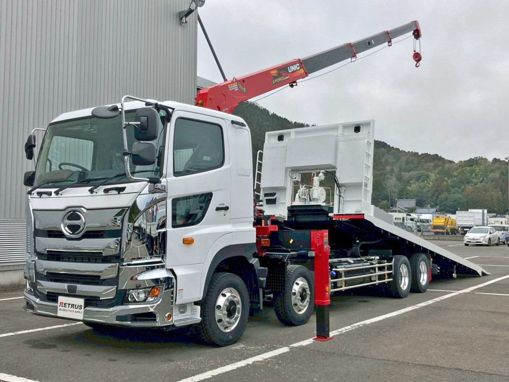 フロント周り、メッキパーツで飾っています。|日野 プロフィア 2DG-FW1AHCの写真1