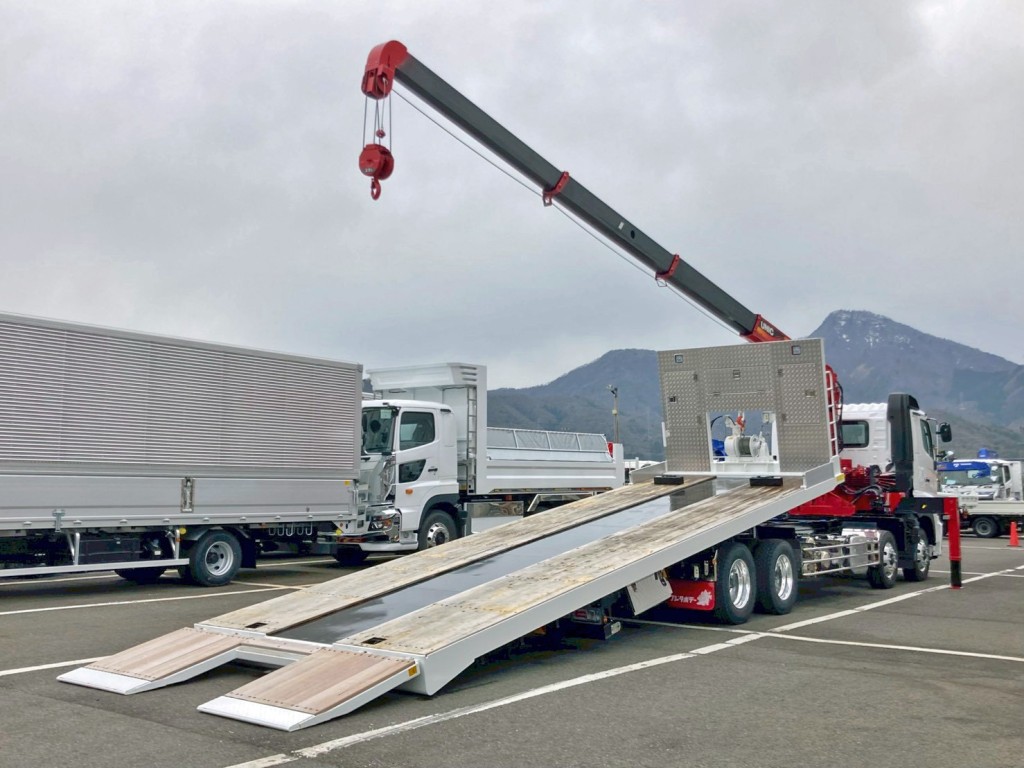 日野 プロフィア 2DG-FW1AHCの写真4