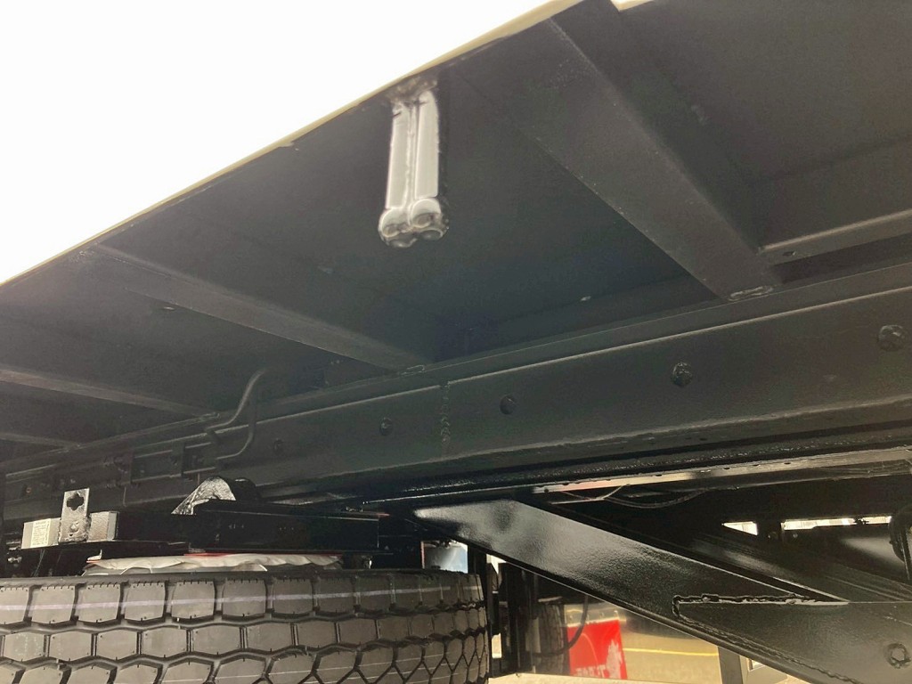 シャーシとネタの状態です。(縦ネタ・横ネタは鉄製です)|日野 プロフィア 2DG-FW1AHCの写真6