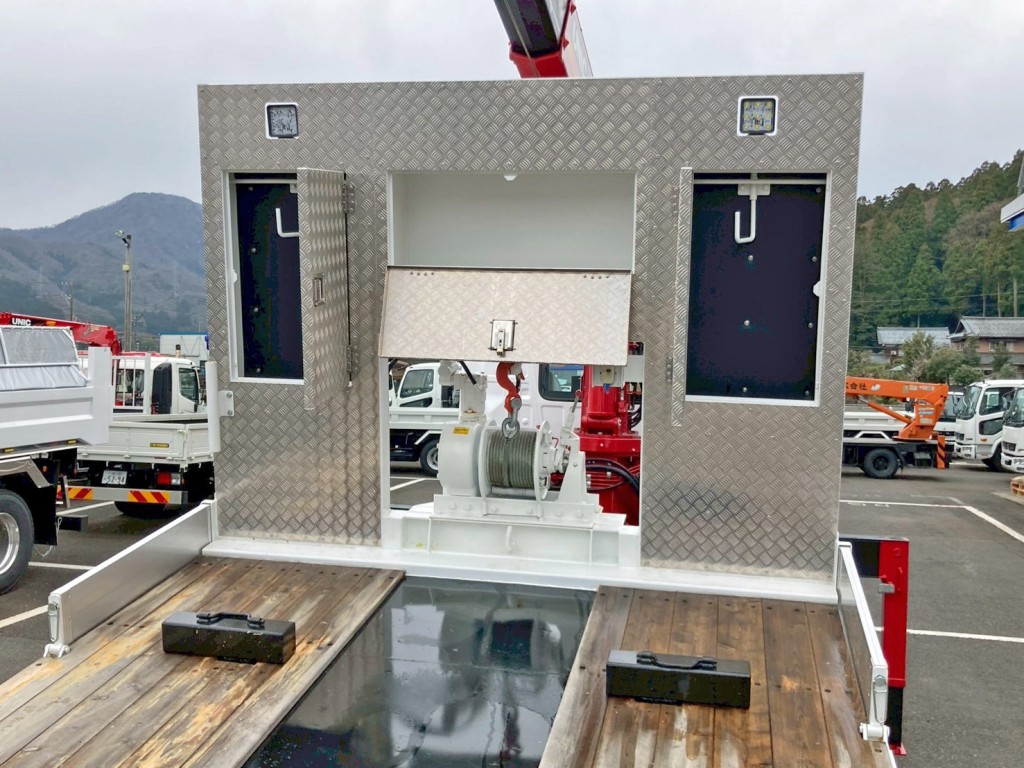 プロテクターにレバーブロック掛け付きの物入れが付いています。|日野 プロフィア 2DG-FW1AHCの写真10