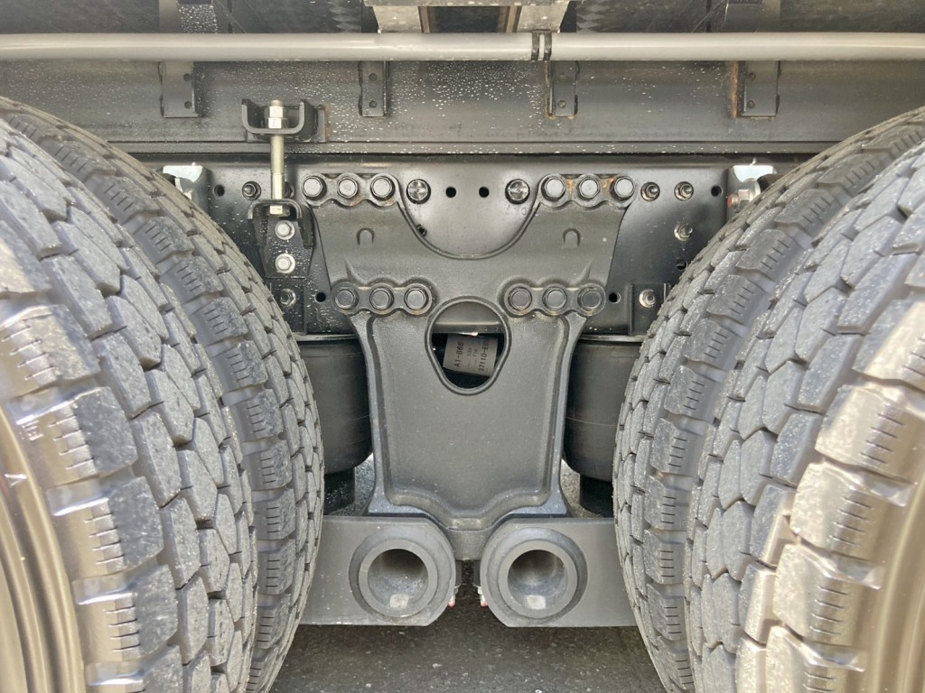 エアサスです。|日野 プロフィア 2DG-FW1AHCの写真5