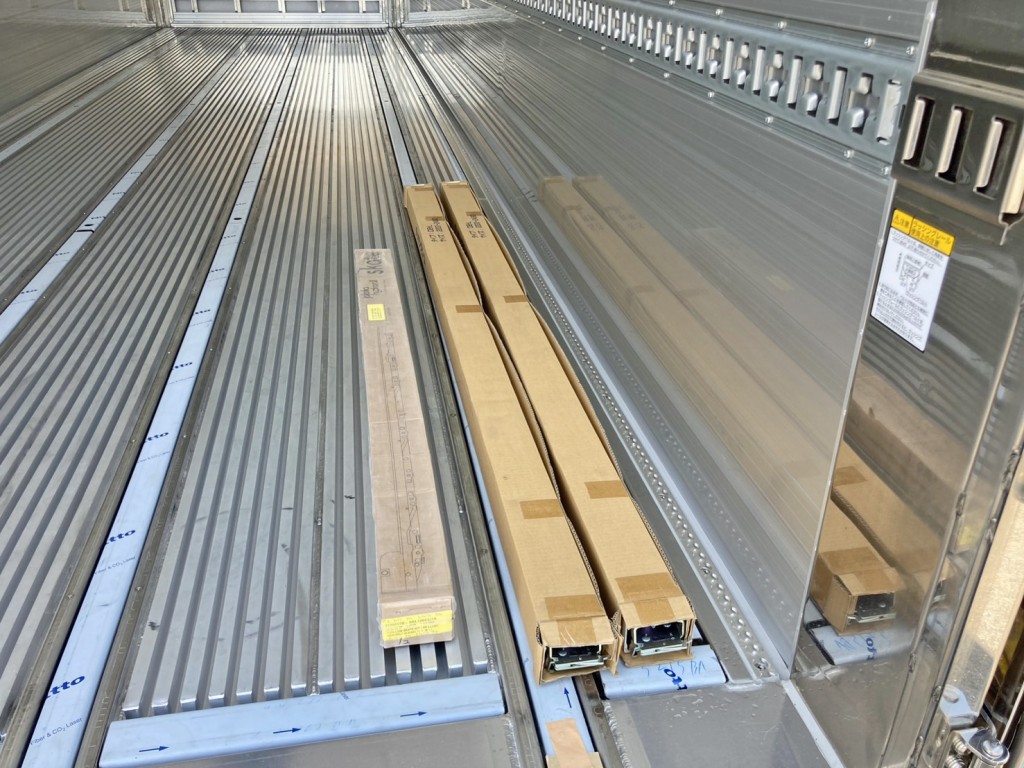 付属品です。|日野 プロフィア 2DG-FW1AHCの写真12