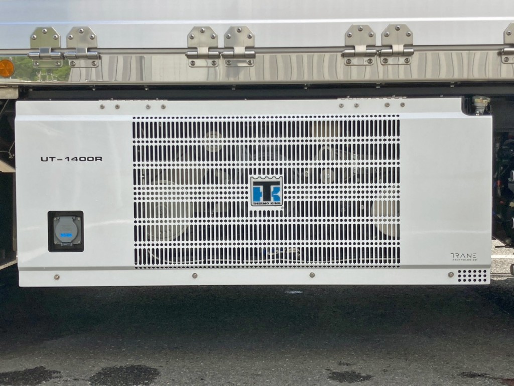 冷凍機はサブエンジン式です。|日野 プロフィア 2DG-FW1AHCの写真24