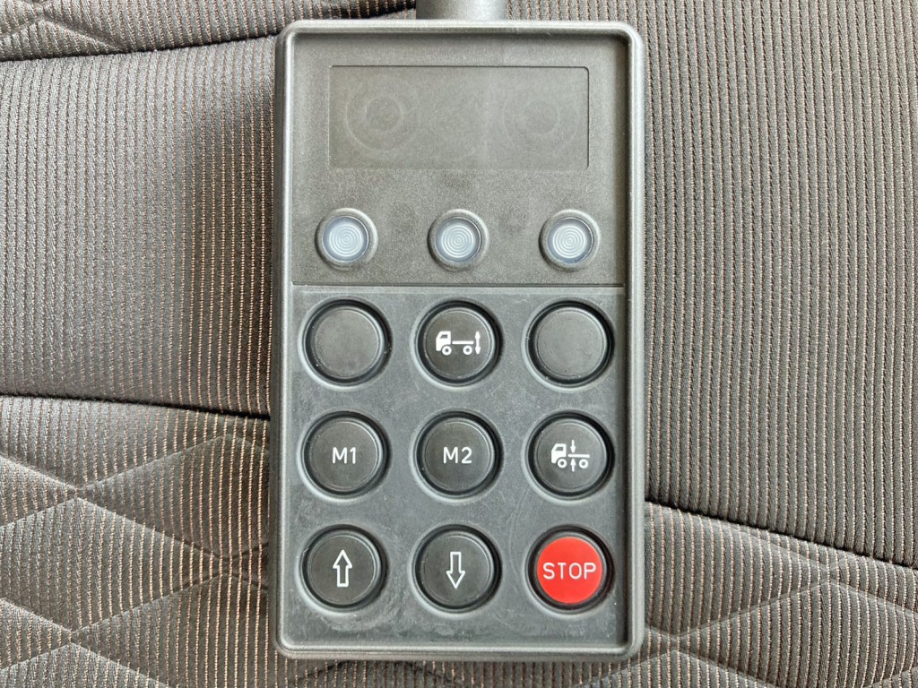 エアサスのコントローラーです。|日野 プロフィア 2DG-FW1AHCの写真32