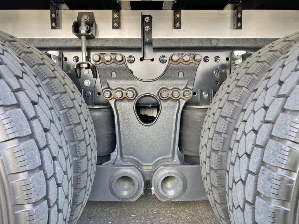 エアサスです。|日野 プロフィア 2DG-FW1AHCの写真5