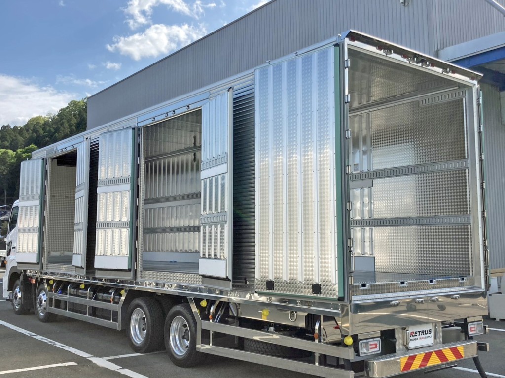 サイドドア・リヤドアを全て開いた状態です。|日野 プロフィア 2DG-FW1AHCの写真27