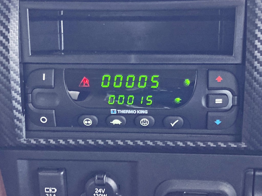 アワメーターです。|日野 プロフィア 2DG-FW1AHCの写真37