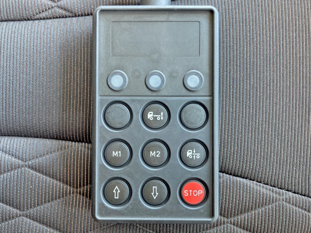 エアサスのコントローラーです。|日野 プロフィア 2DG-FW1AHCの写真38