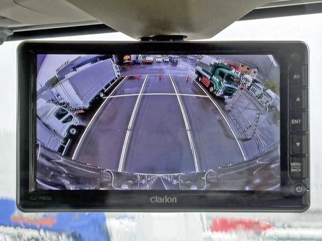液晶バックモニター付きです。|日野 プロフィア 2DG-FR1AHCの写真31