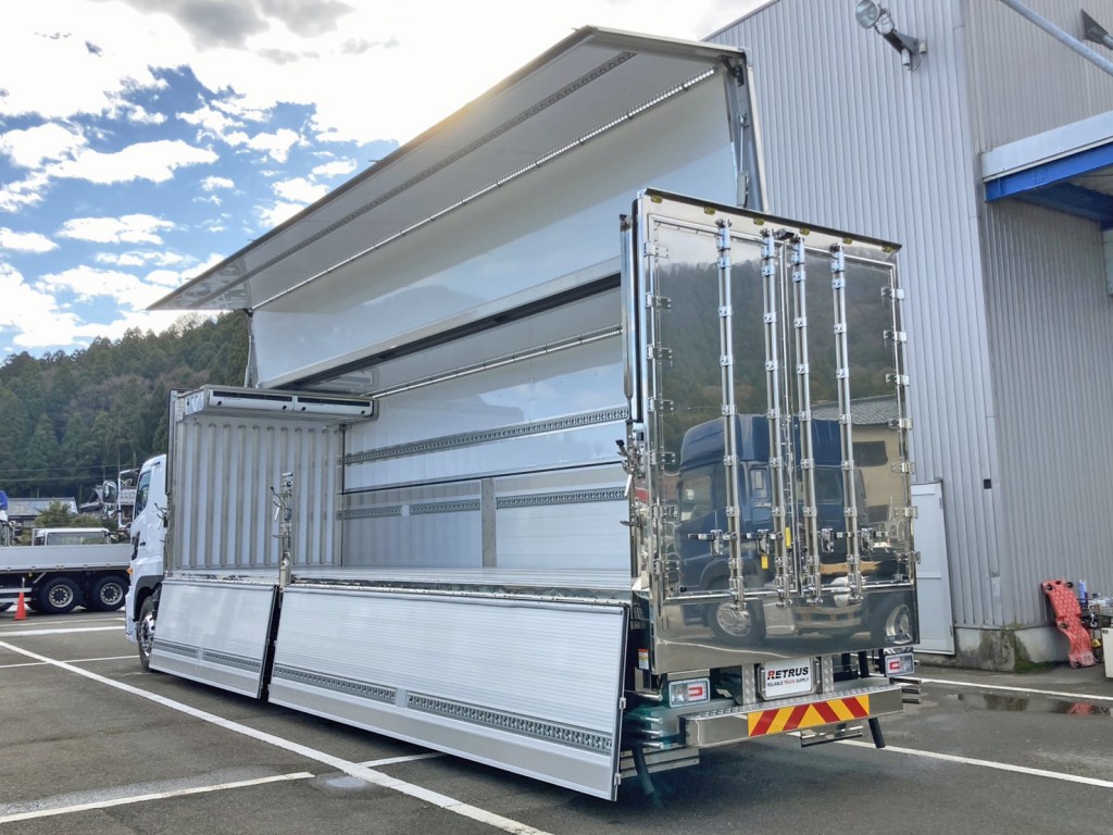 中柱は差込式、アオリの高さは1.1mです。|日野 プロフィア 2DG-FR1AHCの写真3