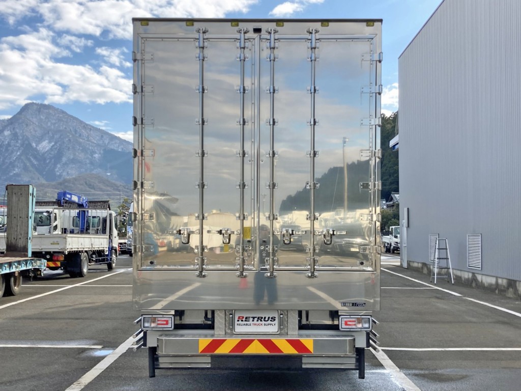 リヤ蝶番・ハンマーロック・キャッチはステンレス製、左右リヤドアにステンが張られています。|日野 プロフィア 2DG-FR1AHCの写真8