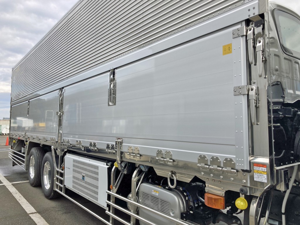 サイド蝶番・サイドレール・キャッチ・セイコーラックはステンレス製です。|日野 プロフィア 2DG-FR1AHCの写真18