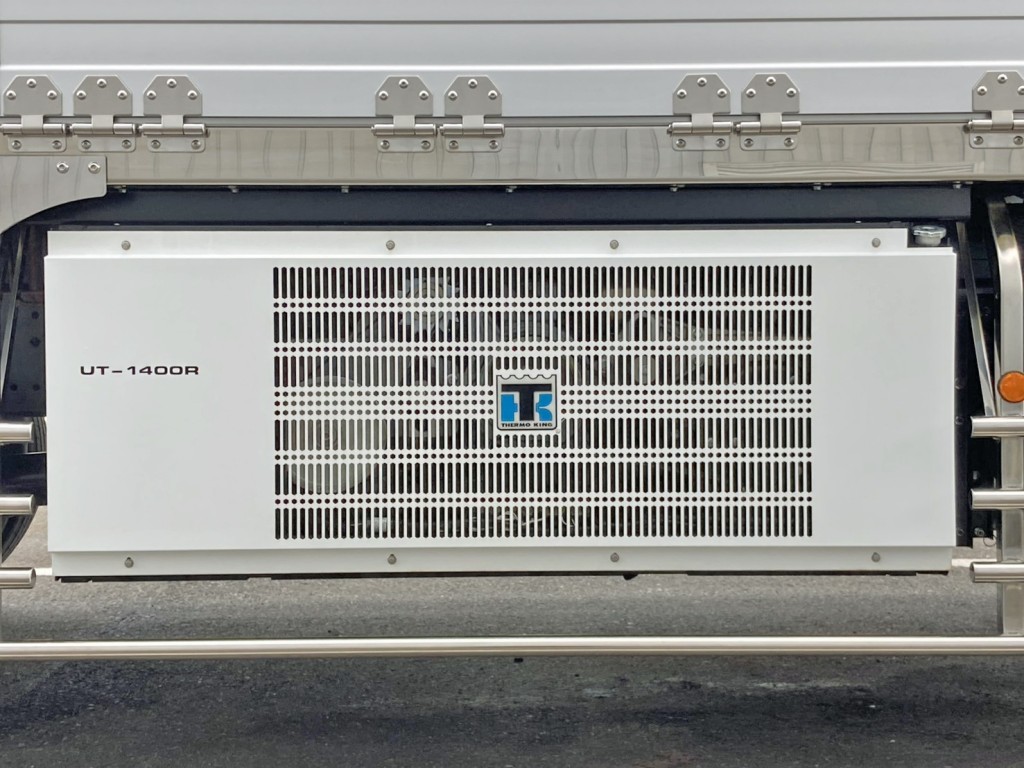 冷凍機はサブエンジン式です。|日野 プロフィア 2DG-FR1AHCの写真23