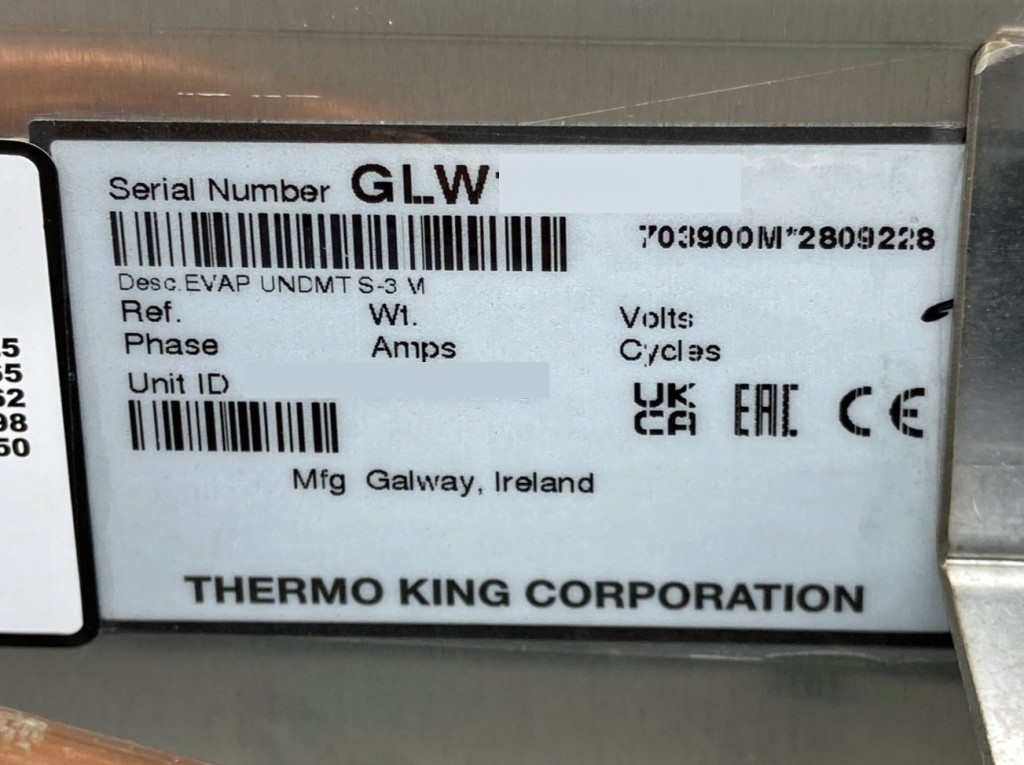 冷凍機のプレートです。|日野 プロフィア 2DG-FR1AHCの写真25