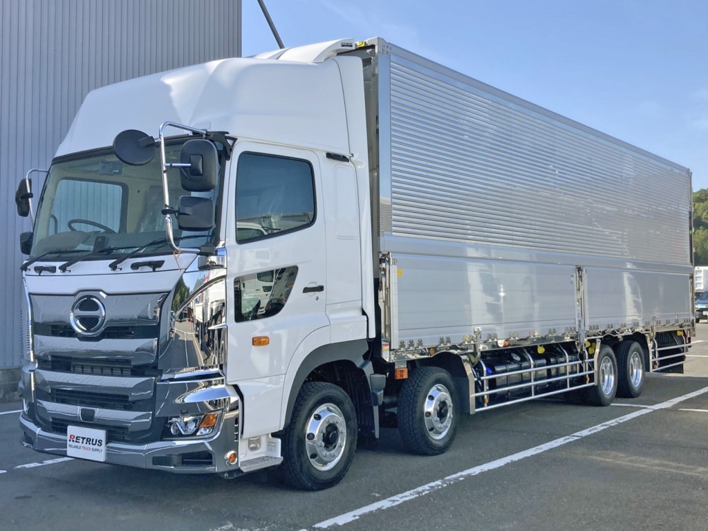 フロント周り、メッキパーツで飾っています。|日野 プロフィア 2DG-FW1AHCの写真1