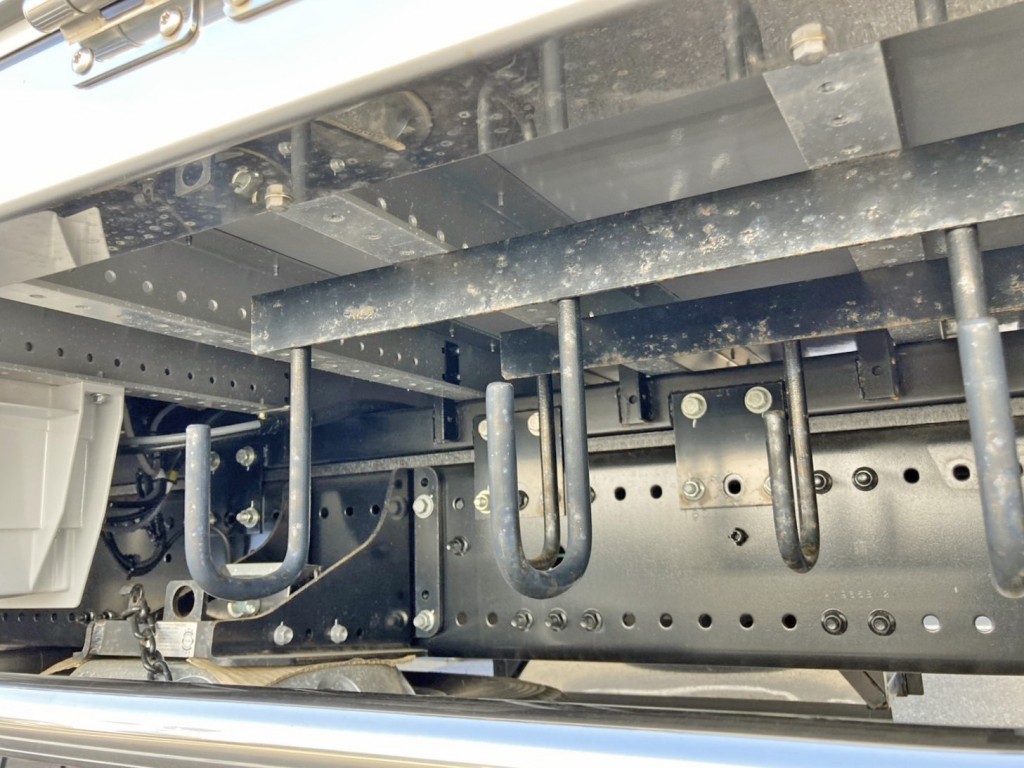 シャーシとネタの状態です。(縦ネタは鉄製・横ネタはアルミ製です)|日野 プロフィア 2DG-FW1AHCの写真6