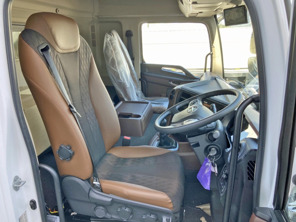 ハイルーフキャビンです。|日野 プロフィア 2DG-FW1AHCの写真7