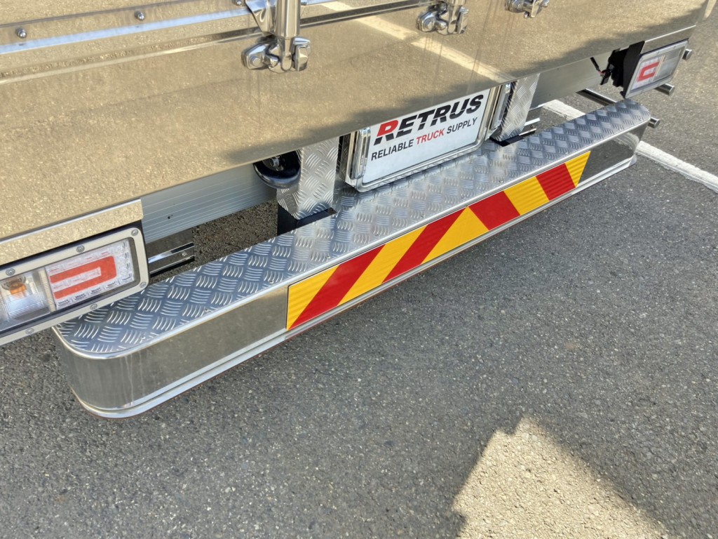 リヤステップ付きです。|日野 プロフィア 2DG-FW1AHCの写真20