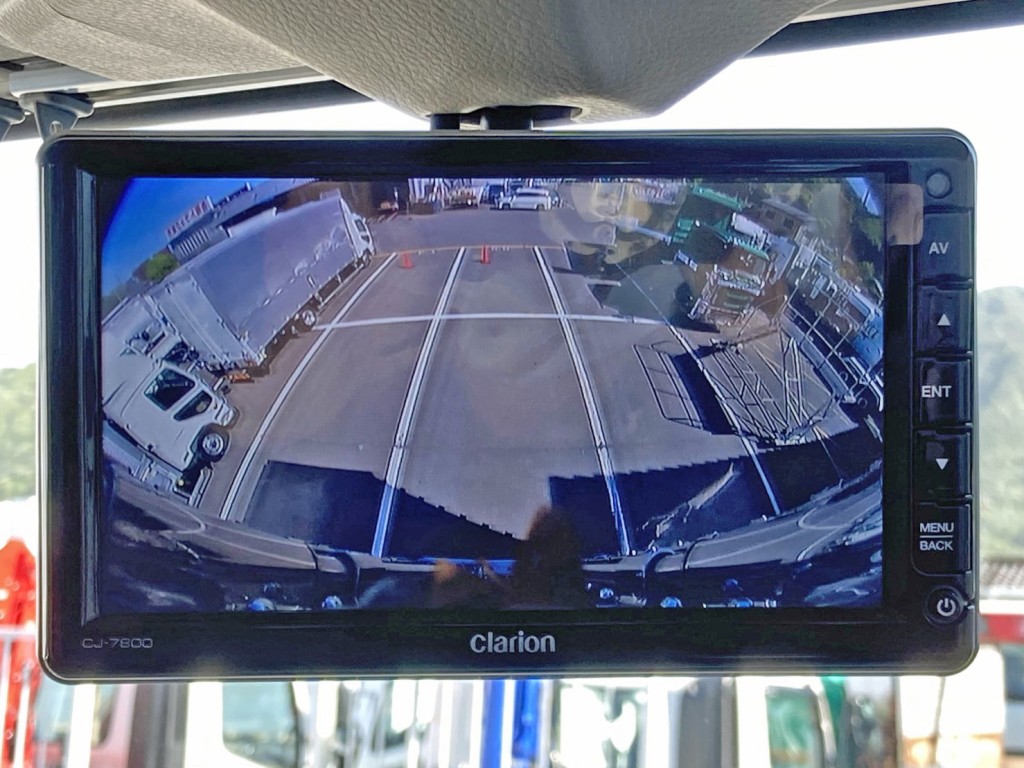 液晶バックモニター付きです。|日野 プロフィア 2DG-FW1AHCの写真24