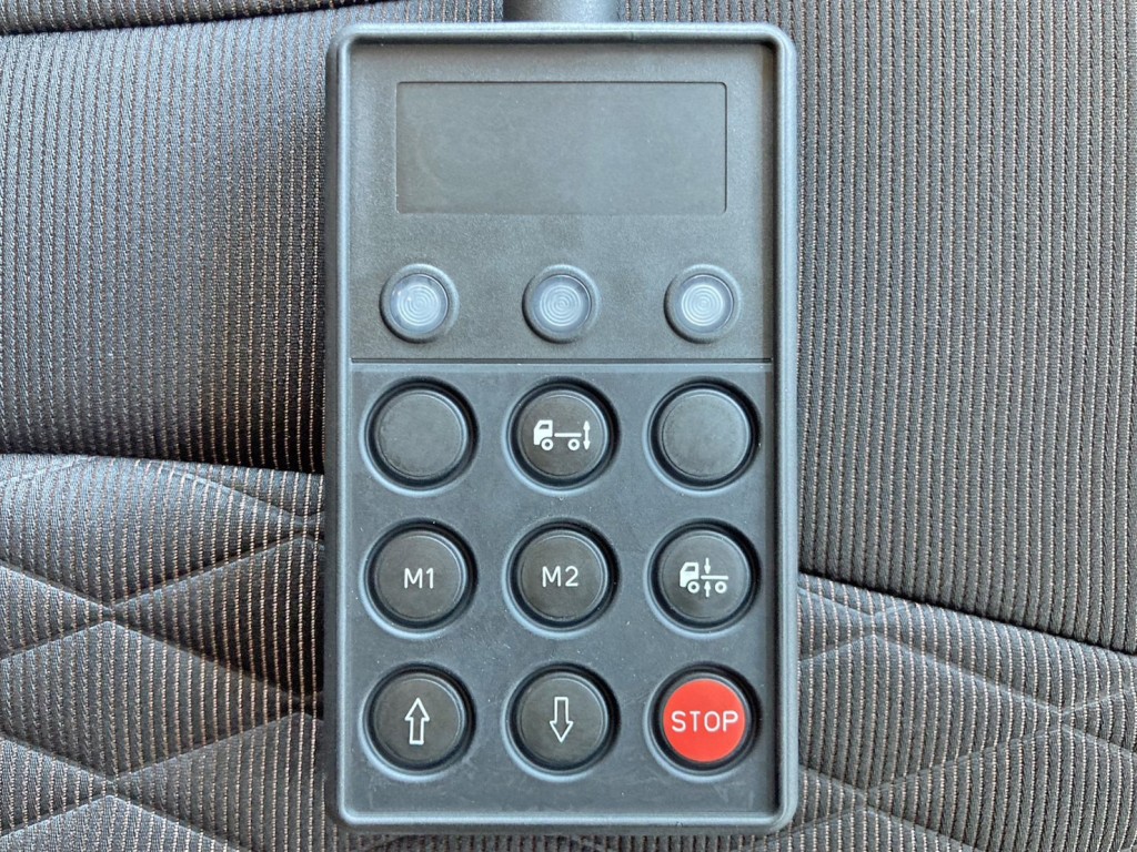 エアサスのコントローラーです。|日野 プロフィア 2DG-FW1AHCの写真25