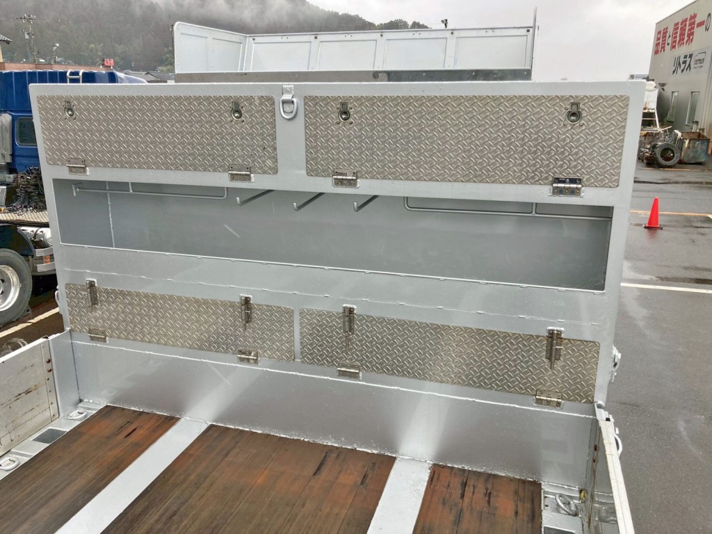 プロテクターに物入れが付いています。|東邦 TE36H5N3Sの写真13