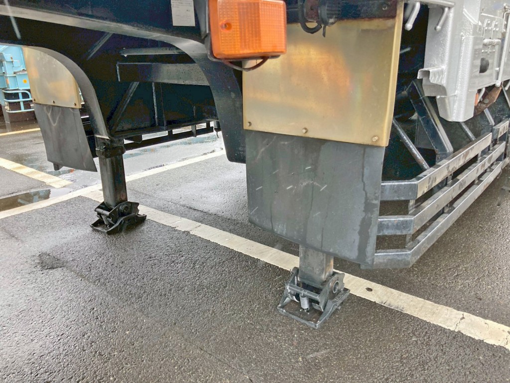 泥除けステーはステンレス製です。|東邦 TE36H5N3Sの写真38