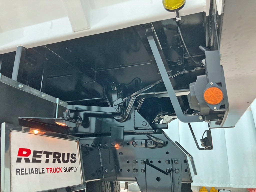 シャーシとネタの状態です。(縦ネタ・横ネタは鉄製です)|日野 プロフィア 2DG-FS1AJEの写真6