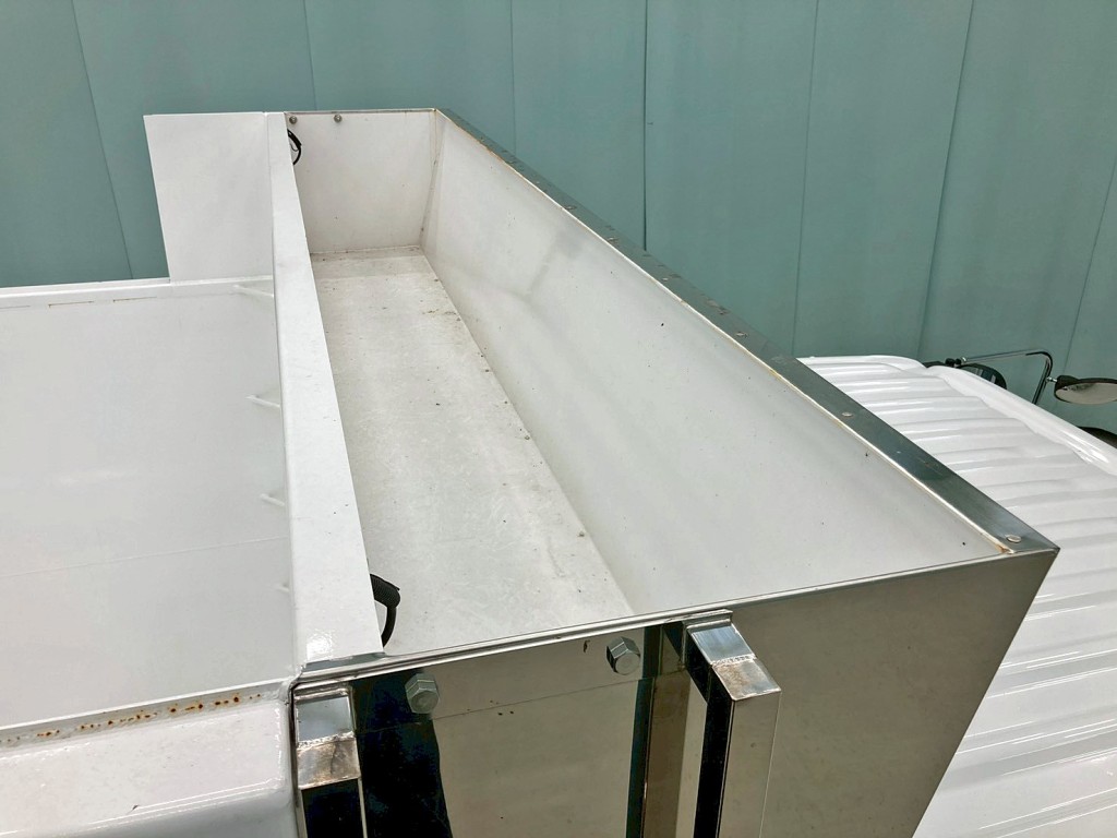 シートデッキの状態です。|日野 プロフィア 2DG-FS1AJEの写真11