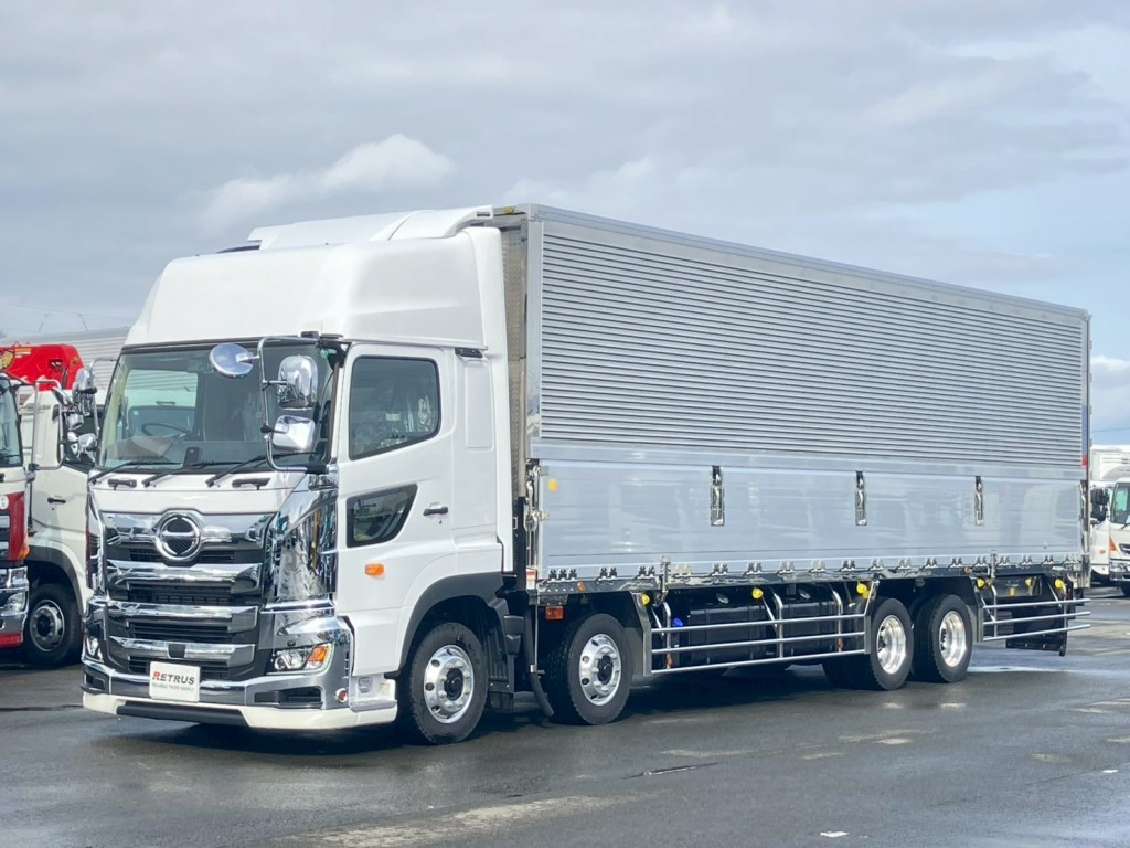 フロント周り、メッキパーツで飾っています。|日野 プロフィア 2DG-FW1AHCの写真1