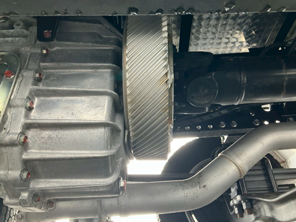 電磁式リターダー付きです。|日野 プロフィア 2DG-FW1AHCの写真14