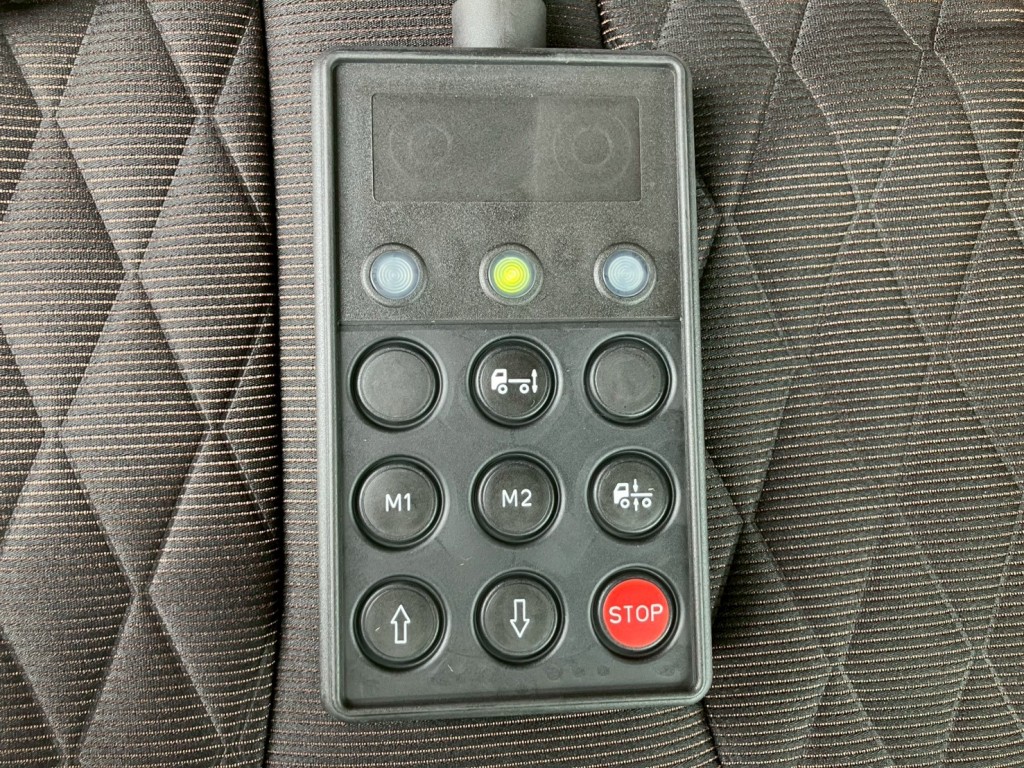 エアサスのコントローラーです。|日野 プロフィア 2DG-FW1AHCの写真19