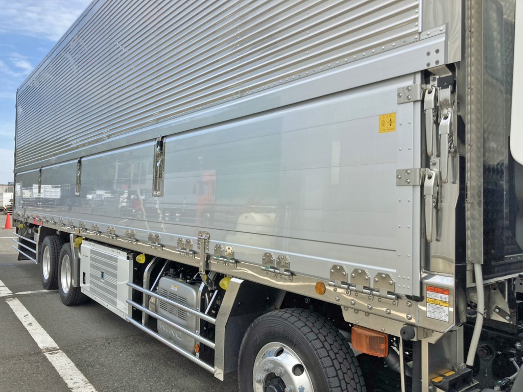 サイド蝶番・サイドレール・キャッチ・セイコーラックはステンレス製です。(中柱は付いておりません)|日野 プロフィア 2DG-FW1AHCの写真18