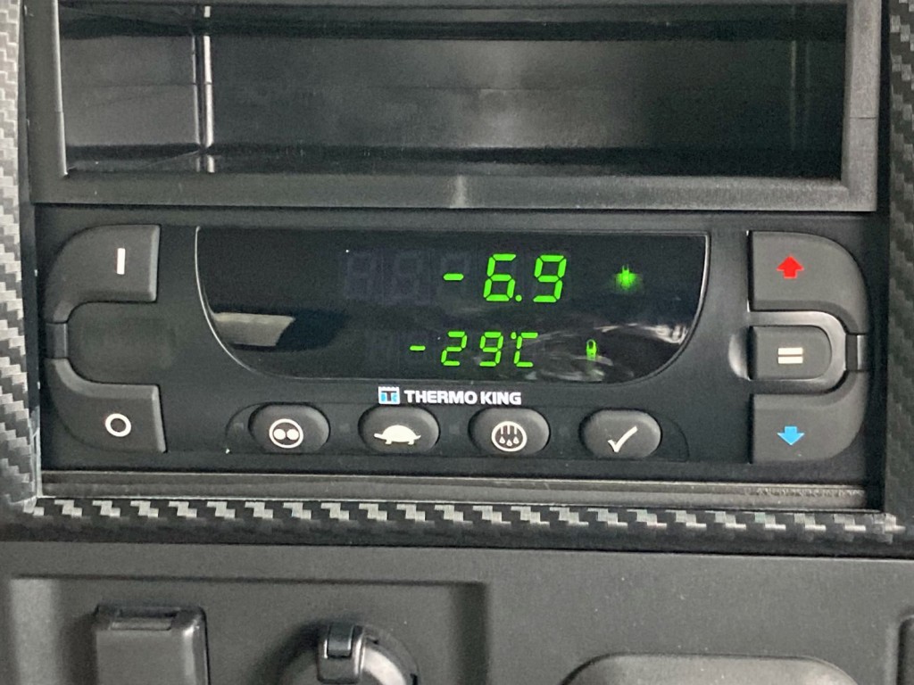冷凍機は、-29℃設定(低温仕様) 22.2℃スタート 2Hで‐6.9℃確認済みです。|日野 プロフィア 2DG-FW1AHCの写真29