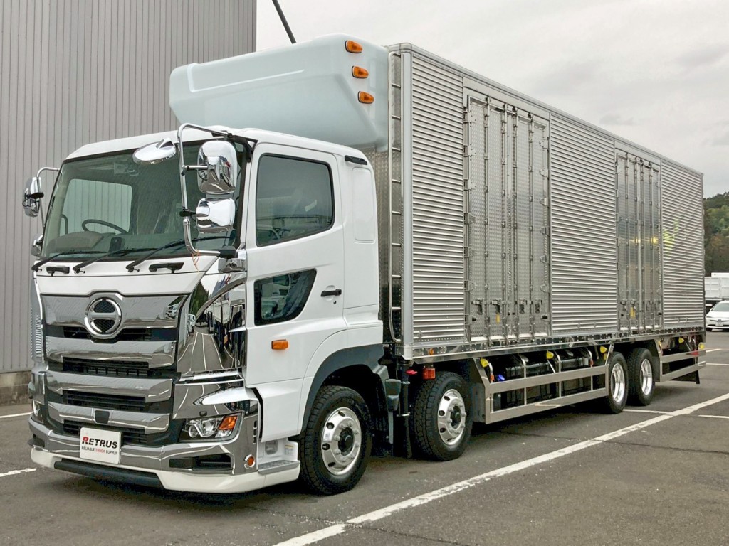 フロント周り、メッキパーツで飾っています|日野 プロフィア 2DG-FW1AHCの写真1