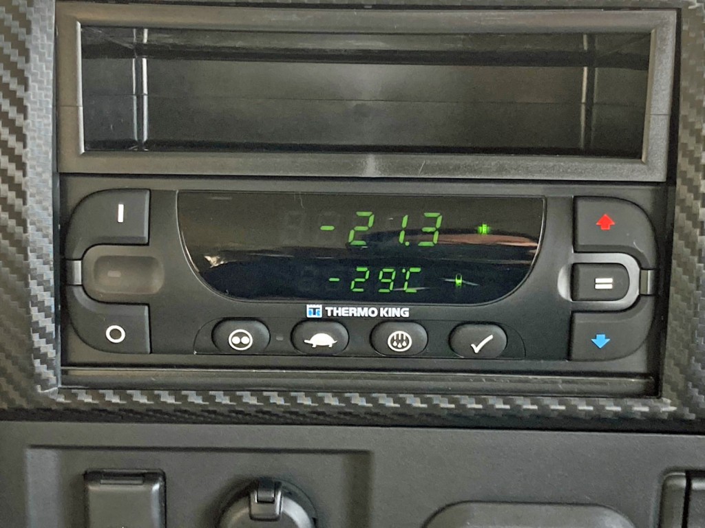 冷凍機は、-29℃設定(低温仕様) 28℃スタート 2Hで-21.3℃確認済みです。|日野 プロフィア 2DG-FW1AHCの写真34