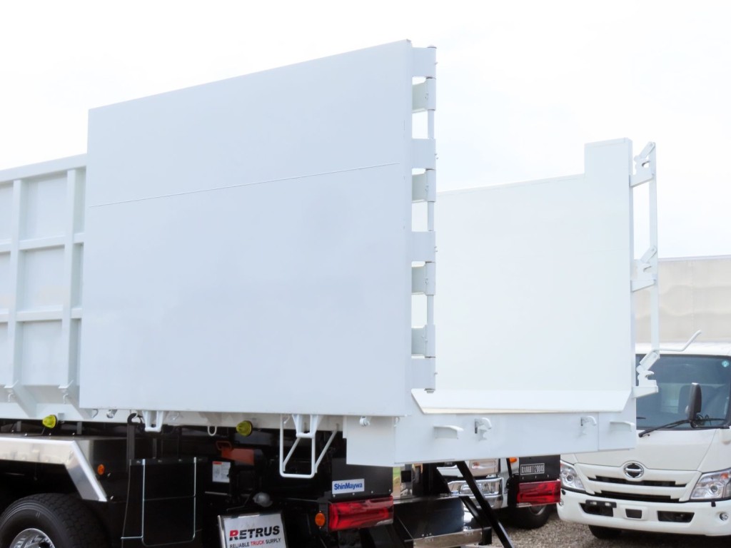 リア扉は片開式です。|三菱 スーパーグレート 2PG-FV80VZの写真11