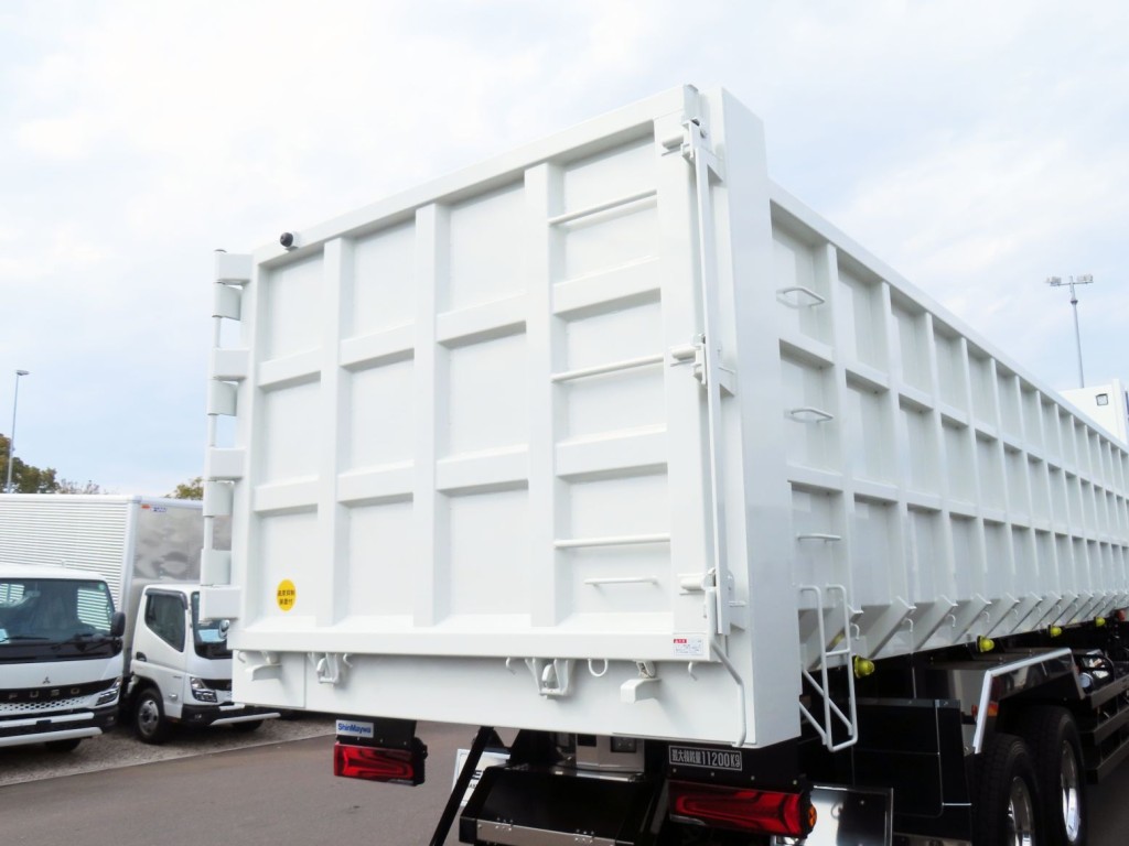 リア扉の状態です。|三菱 スーパーグレート 2PG-FV80VZの写真18