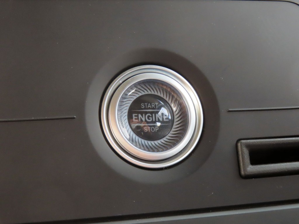 エンジンスタートスイッチです。|三菱 スーパーグレート 2PG-FV80VZの写真23