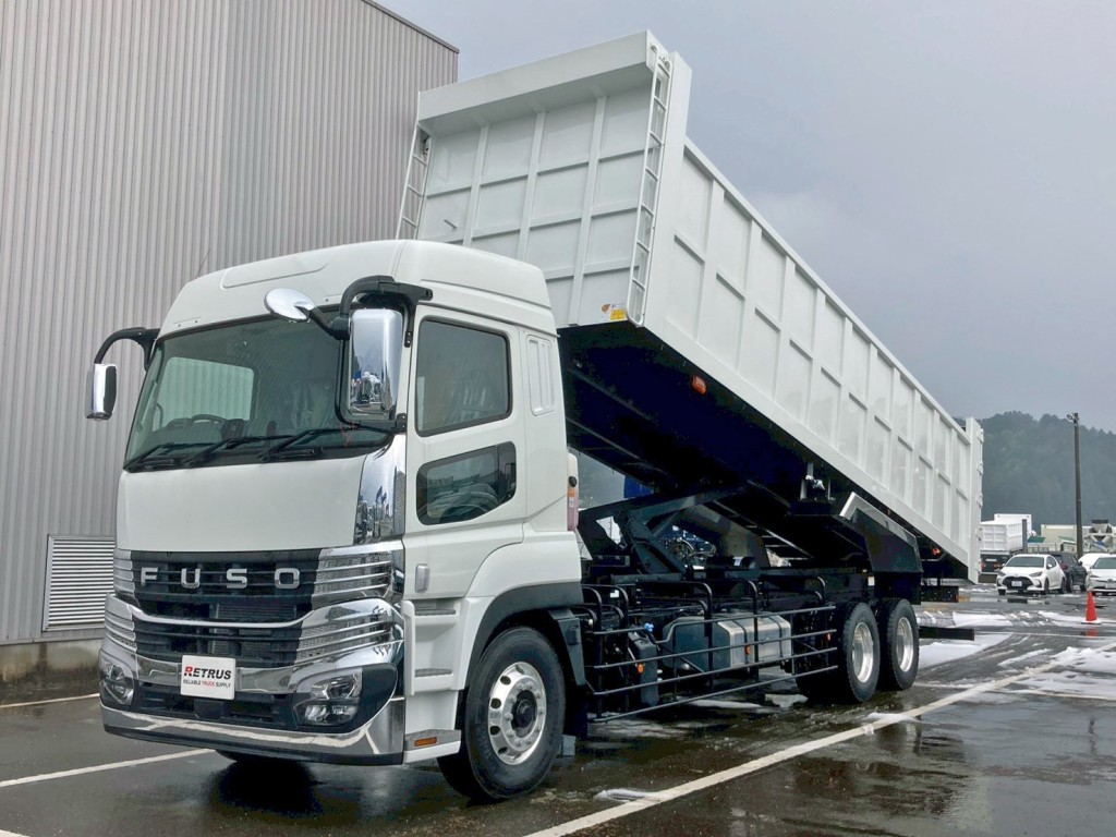 フロント周り、メッキパーツで飾っています。|三菱 スーパーグレート 2PG-FV80VZの写真1