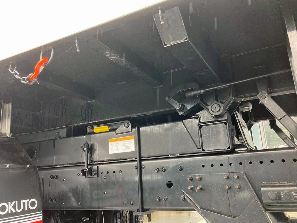 シャーシとネタの状態です。(縦ネタ・横ネタは鉄製です)|三菱 スーパーグレート 2PG-FV80VZの写真6