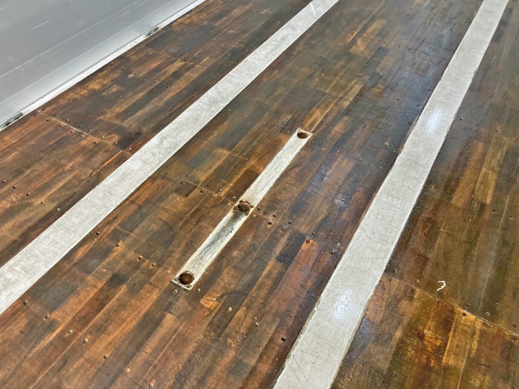 突っ張り棒の差し込み口です。(下部)|トレクス PFB34116の写真24