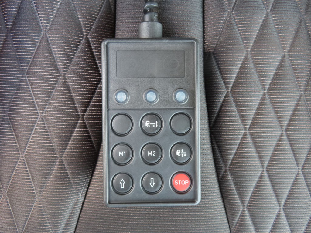 エアサスのコントローラーです。|日野 レンジャー 2KG-FD2ABG(2WD)の写真33