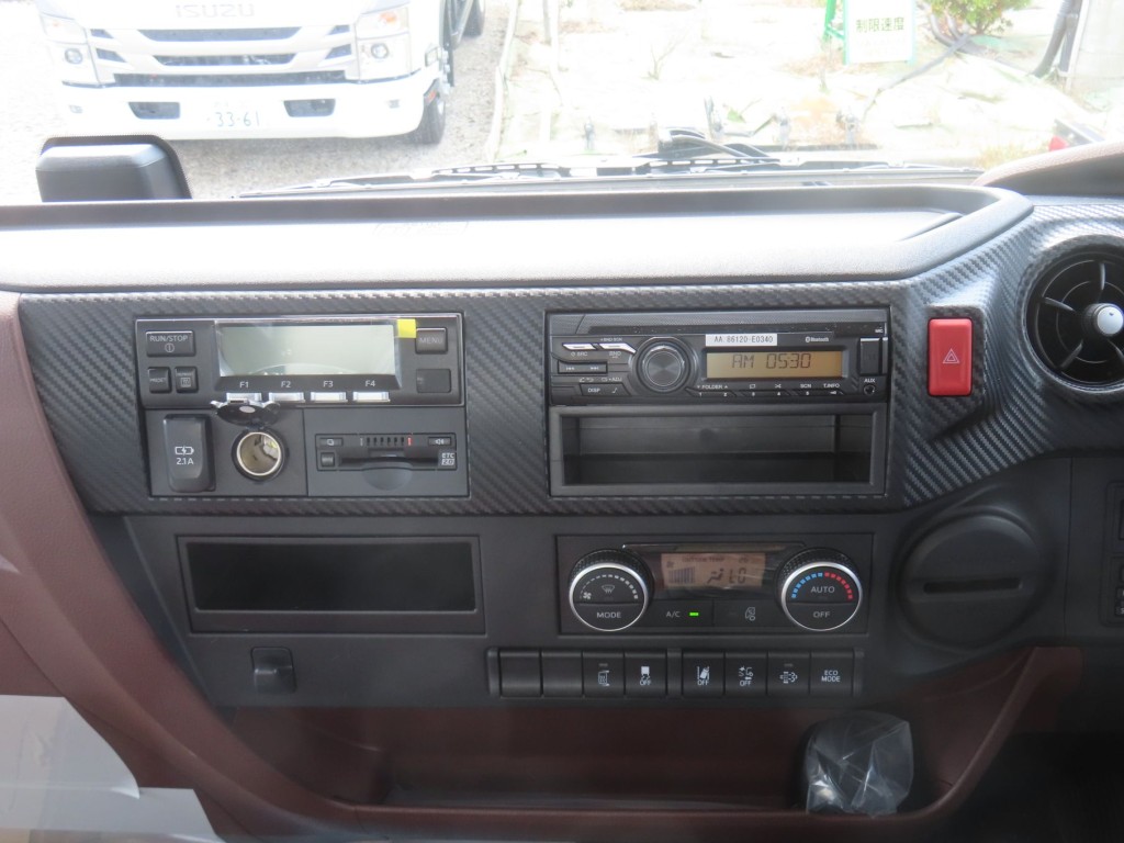 インパネ周りの状態です。|日野 レンジャー 2KG-FD2ABG(2WD)の写真37