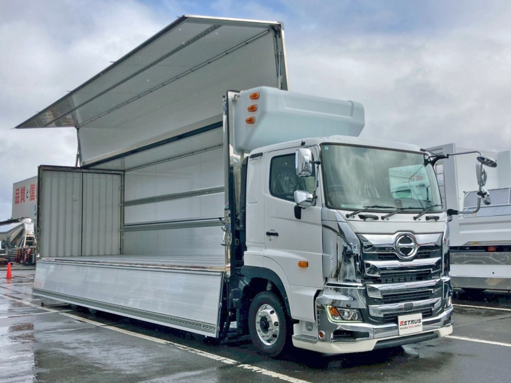 ホイールはアルミ製です。|日野 プロフィア 2DG-FW1AHCの写真2