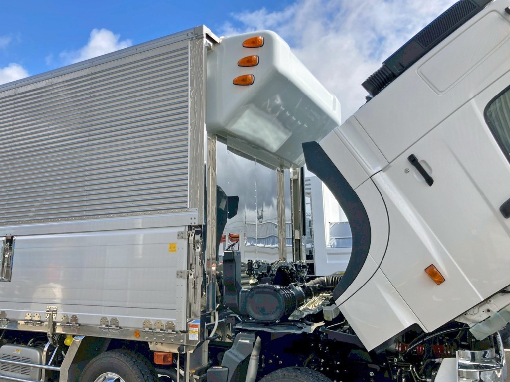 前壁にもステンレスが張られています。|日野 プロフィア 2DG-FW1AHCの写真14