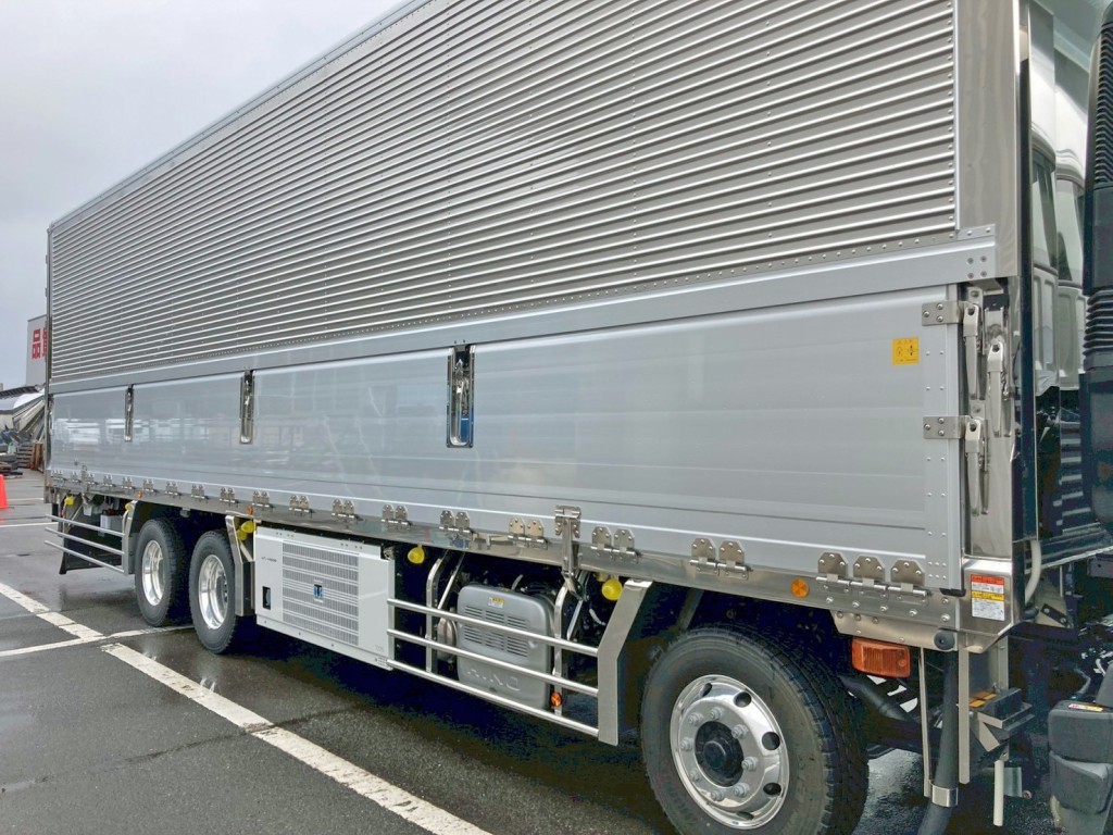 中柱は付いておりません。|日野 プロフィア 2DG-FW1AHCの写真15